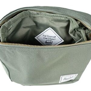 🆕 Herschel Supply Company Olive Green Travel Pouch